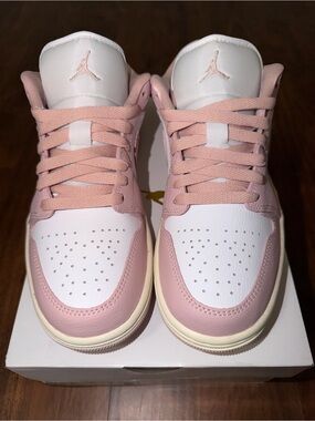 Nike Women's Air Jordan 1 Low 'Pink Oxford’